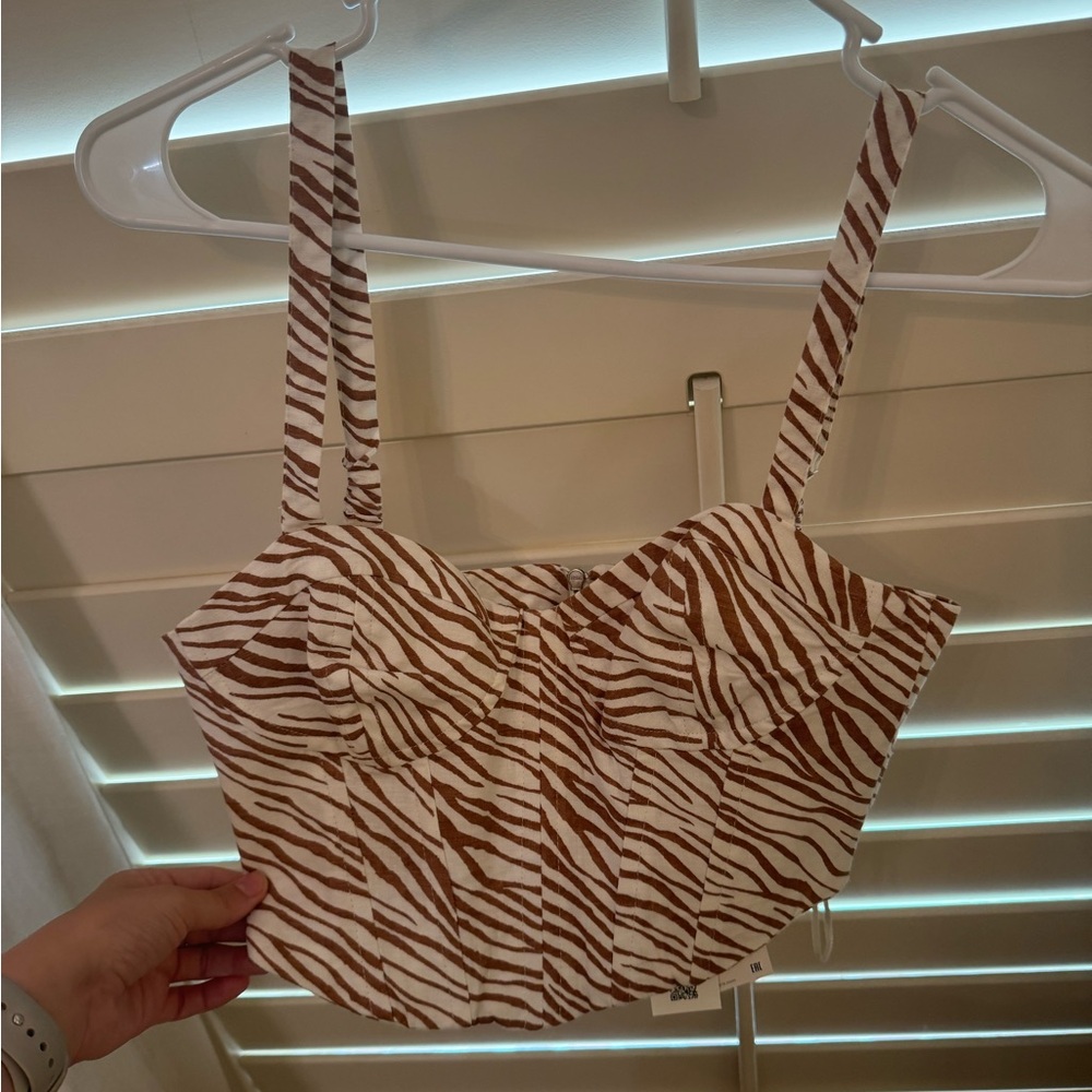 Zara NWT white and brown crop top xs